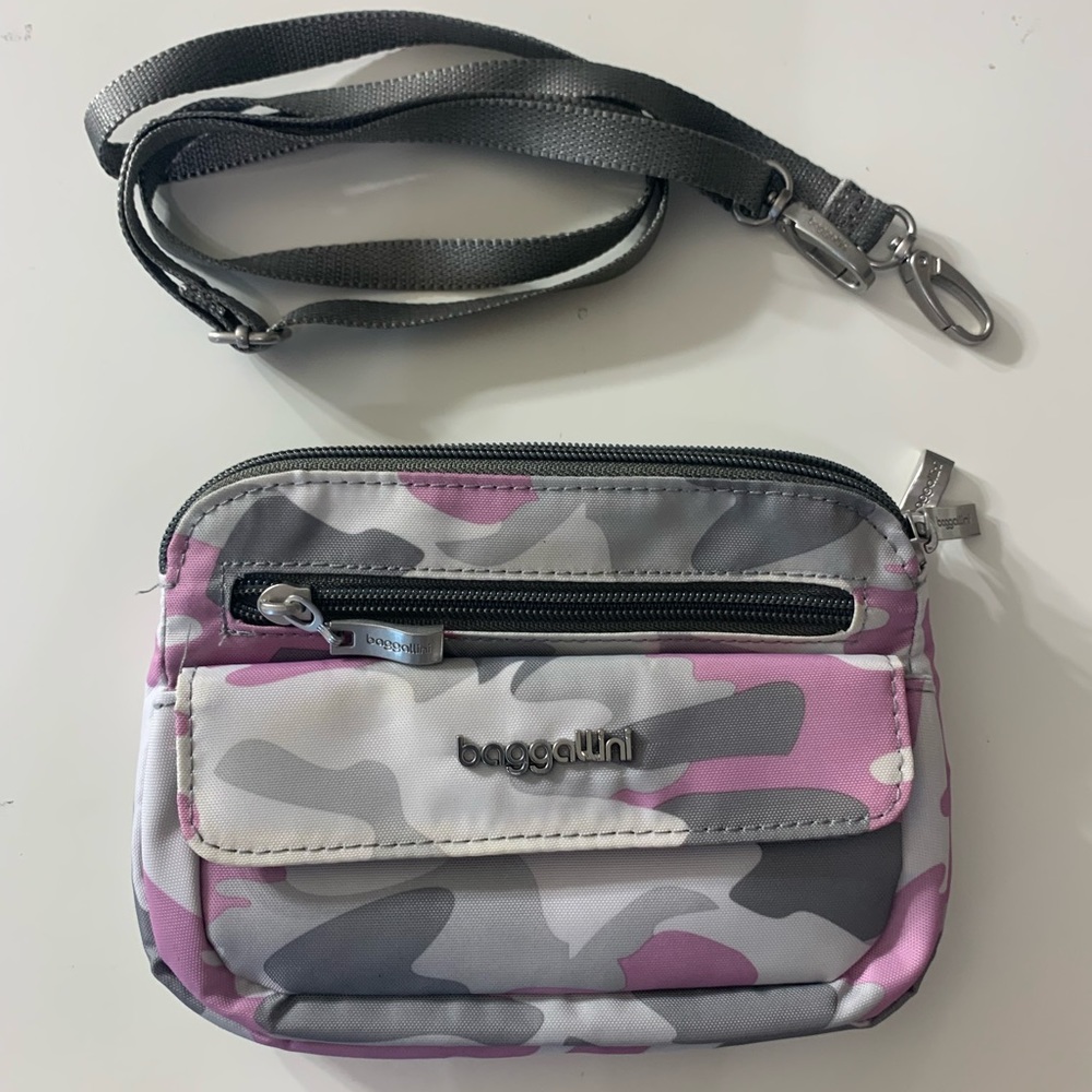 Baggallini Modern Everywhere Mini Bag
